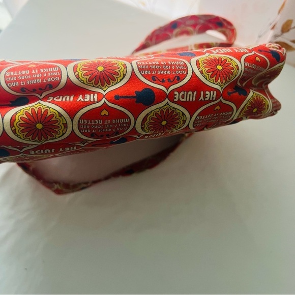 Hey Jude Women’s Red Multicolored Geometric Tote Shoulder Bag All Over Patterned - Picture 9 of 9